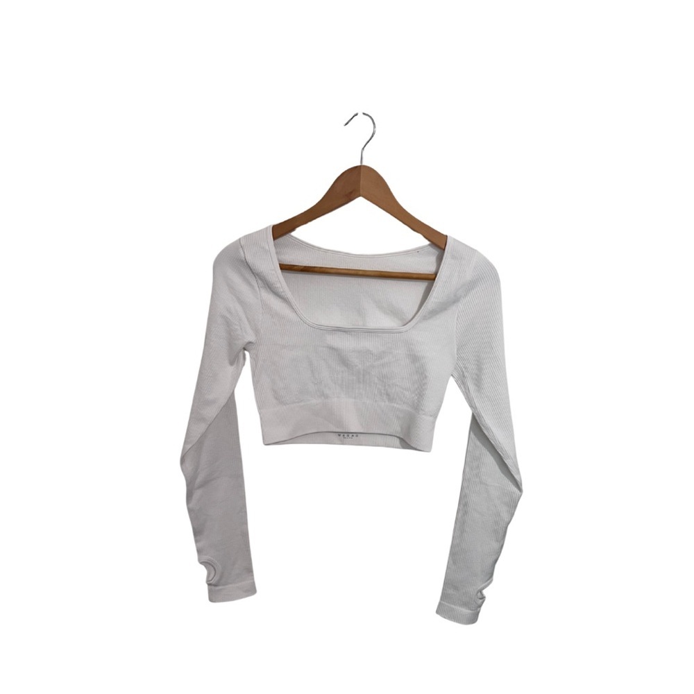 Elegant Black Long Sleeve Crop Top With Thumb Hole